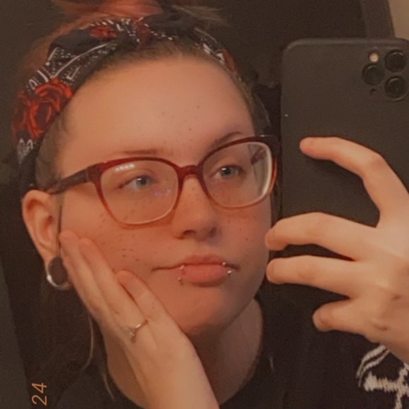 Meet your Posher, Lizzy - Picture 4 of 5